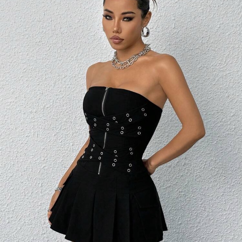 SHEIN Black Strapless Grommet Dress